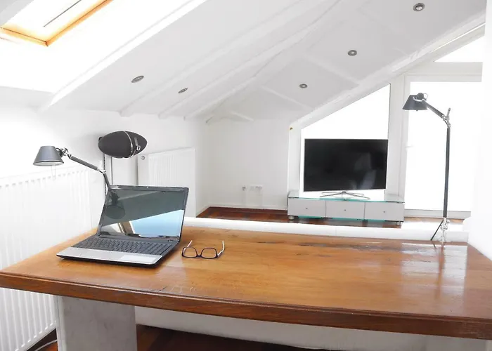 Birds View Apartment *